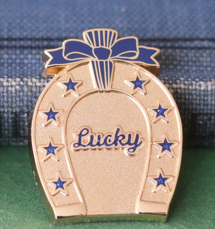 Lucky Star Horseshoe Needle Minder - Sapphire