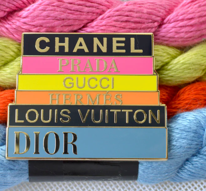 Designer Books Needle Minder (Large)