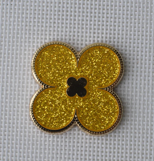 Gold Glitter Clover Needle Minder