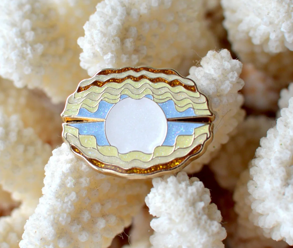 Scallop Pearl Needle Minder